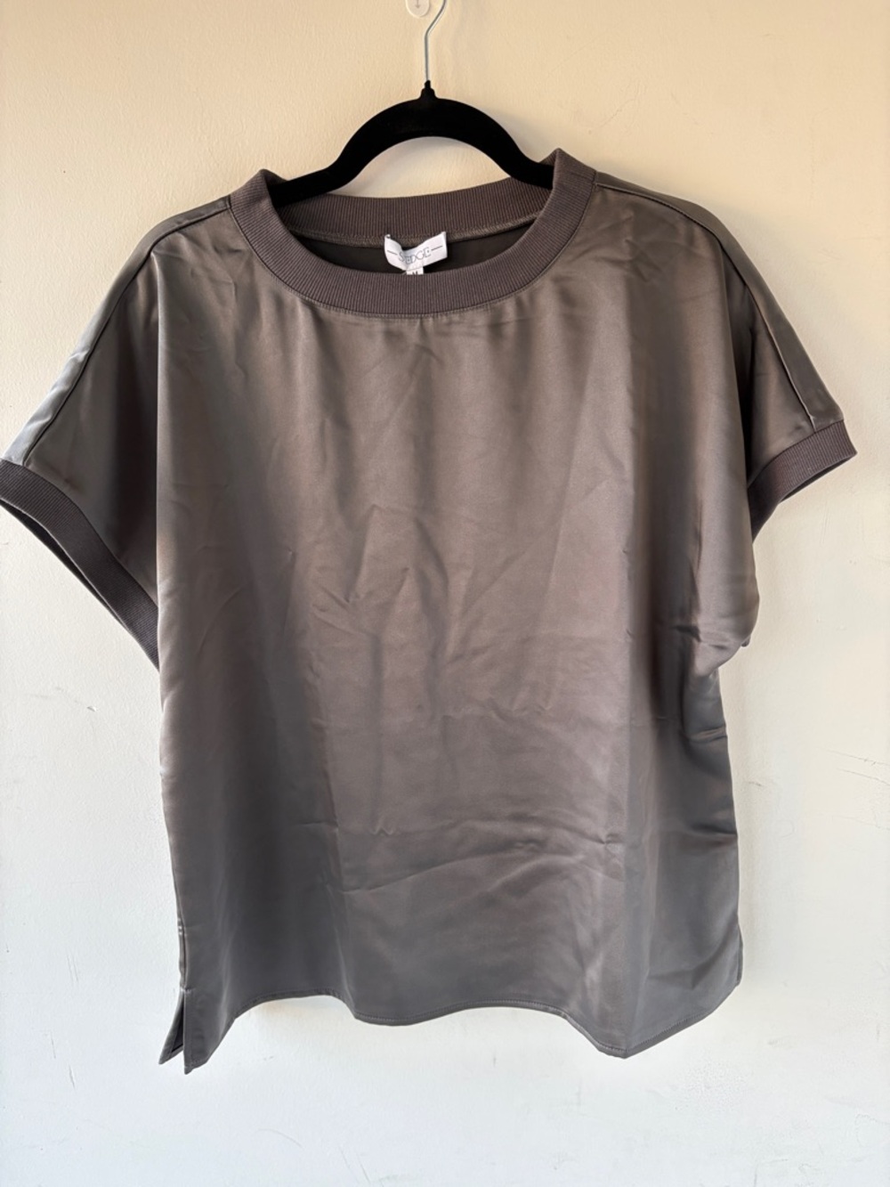Sedge Silky Boxy Short Sleeve Top — Gray Taupe
